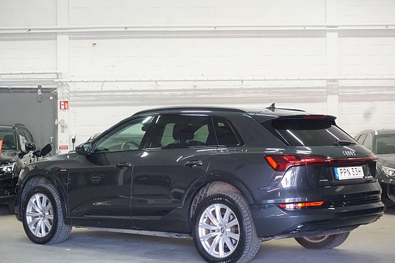 Audi e-tron 4 of 30