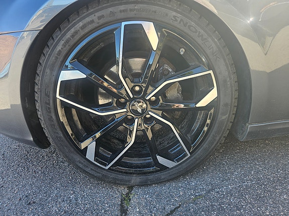Mercedes-Benz CLS320 12 of 13