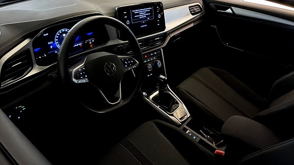 Volkswagen T-Roc 7 of 12