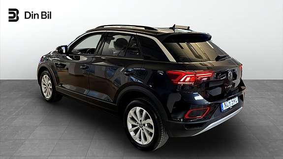 Volkswagen T-Roc 3 of 12