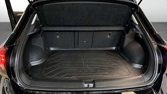 Volkswagen T-Roc 12 of 12