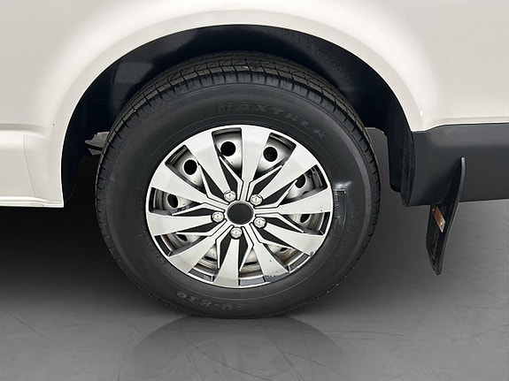 Volkswagen Caravelle 26 of 28