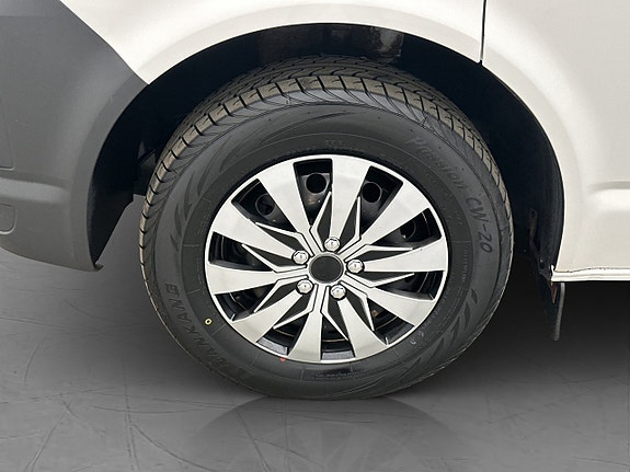 Volkswagen Caravelle 25 of 28