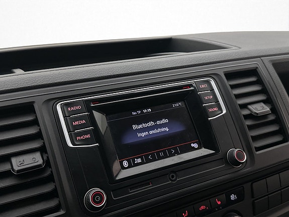 Volkswagen Caravelle 18 of 28