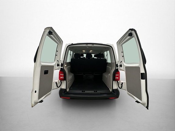 Volkswagen Caravelle 10 of 28