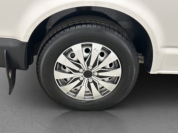 Volkswagen Caravelle 27 of 28