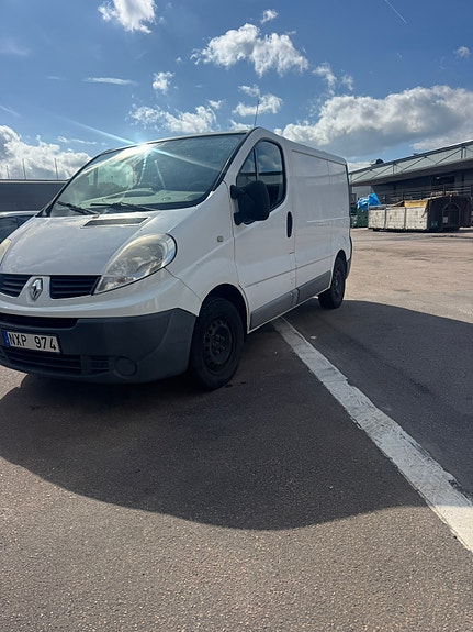 Renault Trafic 2 of 8