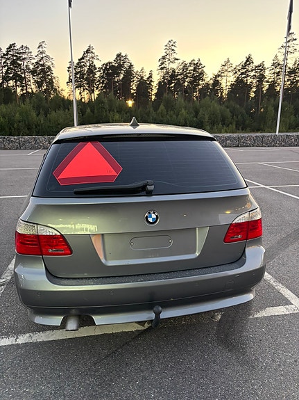 BMW 530xd 2 of 4