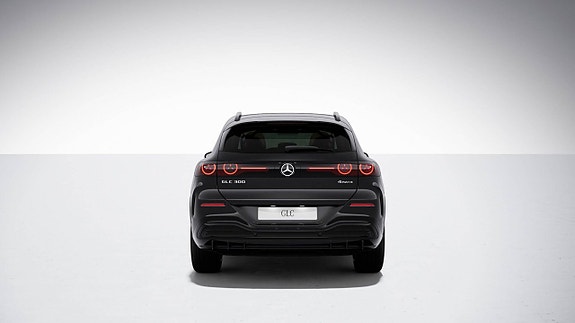 Mercedes-Benz GLC300 5 of 9
