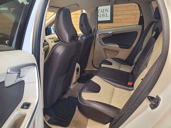 Volvo XC60 17 of 26