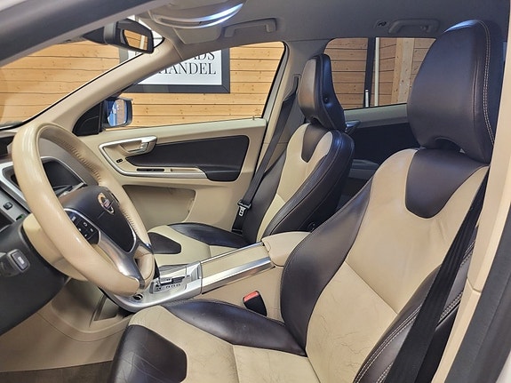 Volvo XC60 14 of 26