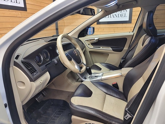 Volvo XC60 13 of 26