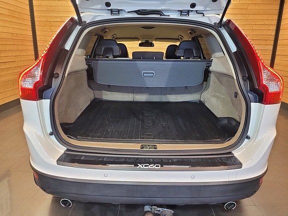 Volvo XC60 10 of 26