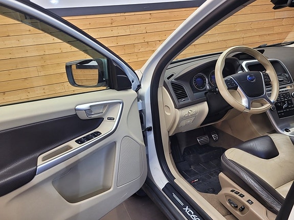 Volvo XC60 12 of 26