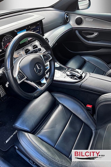 Mercedes-Benz E400 22 of 23
