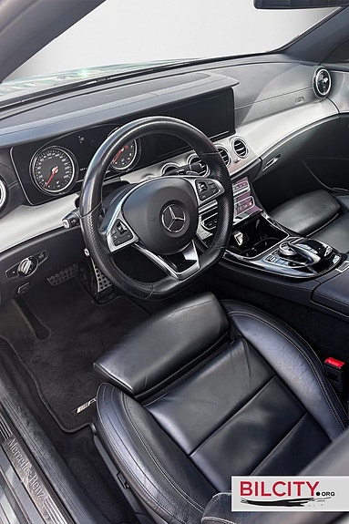 Mercedes-Benz E400 12 of 23
