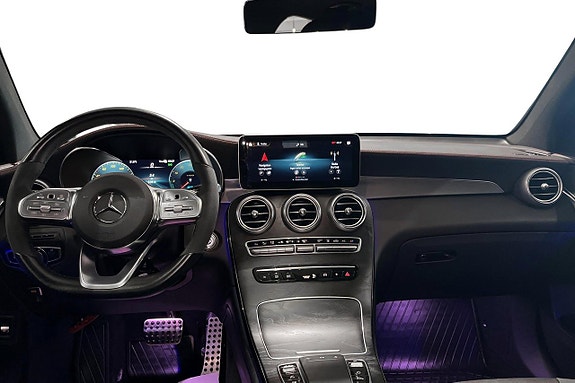Mercedes-Benz GLC300 e 9 of 18