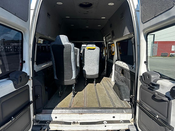 Ford Transit 11 of 13