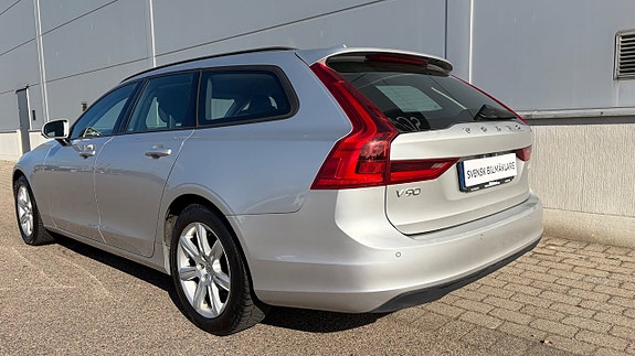 Volvo V90 2 of 14