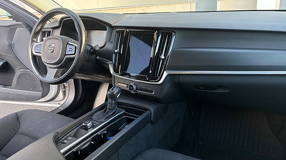 Volvo V90 10 of 14