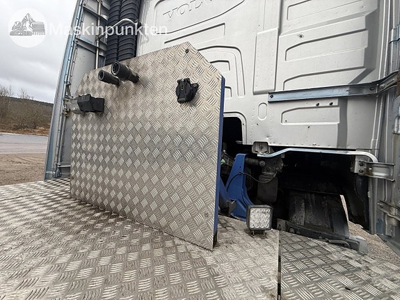 VOLVO FH16 6*4 Dragbil 26 of 27