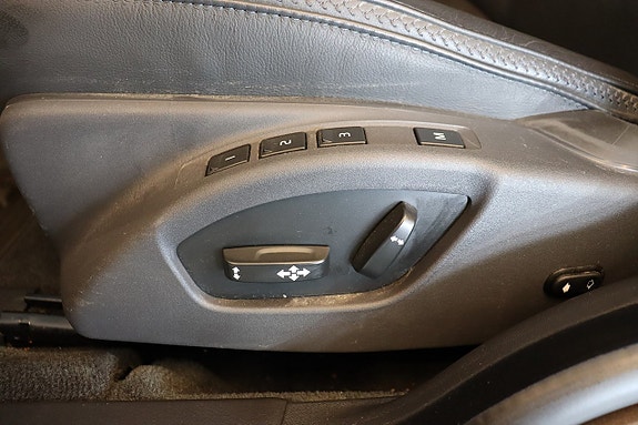 Volvo XC70 13 of 20