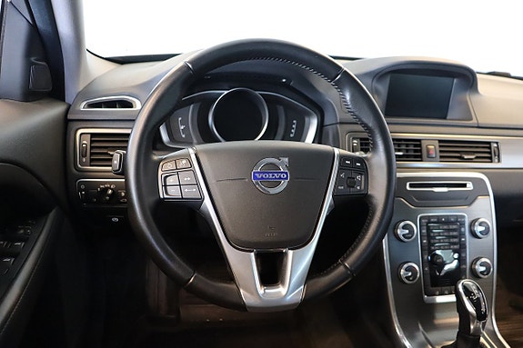 Volvo XC70 2 of 20