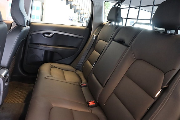 Volvo XC70 12 of 20