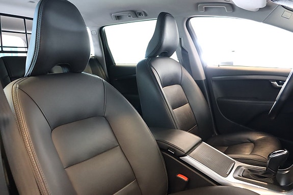 Volvo XC70 11 of 20