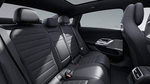 Mercedes-Benz C400 8 of 9