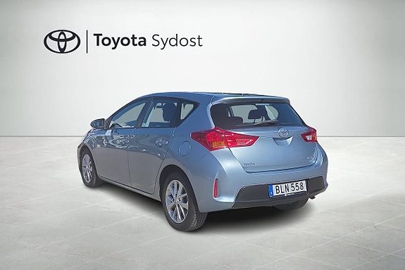 Toyota Auris 4 of 18