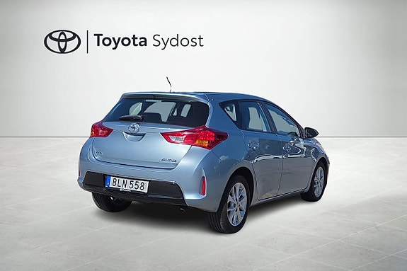 Toyota Auris 3 of 18