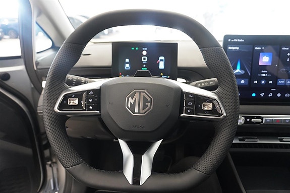 MG MG4 EV Urban 7 of 11