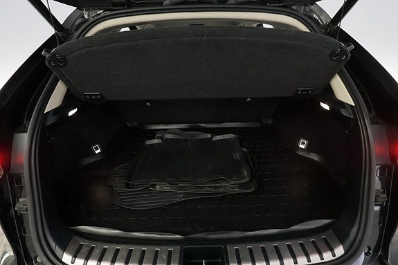 Lexus NX300h 8 of 30