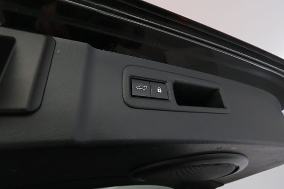 Lexus NX300h 9 of 30