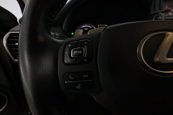Lexus NX300h 17 of 30
