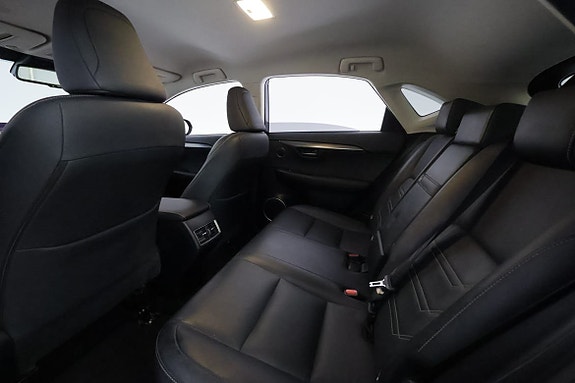 Lexus NX300h 21 of 30
