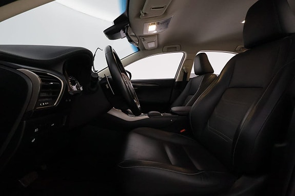 Lexus NX300h 10 of 30