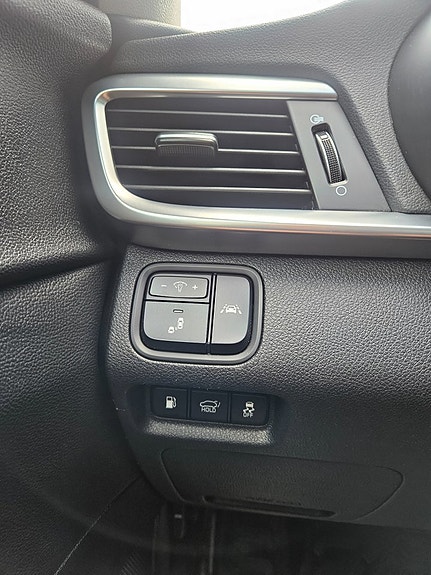 Kia Optima 9 of 25