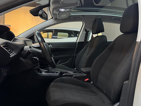 Peugeot 308 16 of 17