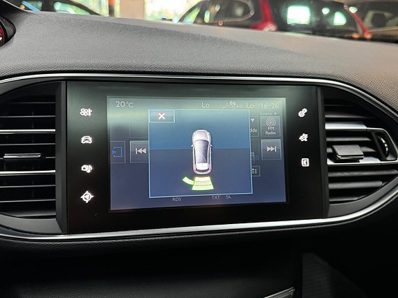 Peugeot 308 12 of 17