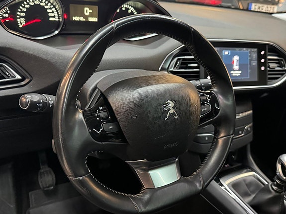 Peugeot 308 9 of 17