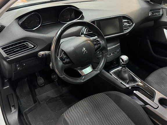 Peugeot 308 7 of 17