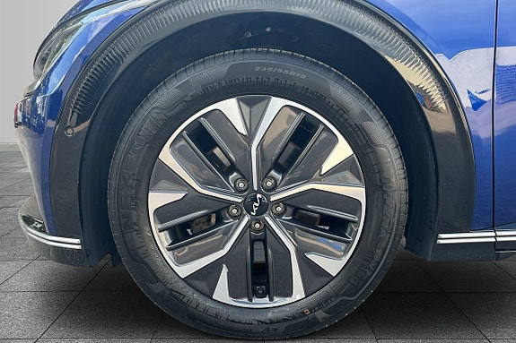 Kia EV6 8 of 18