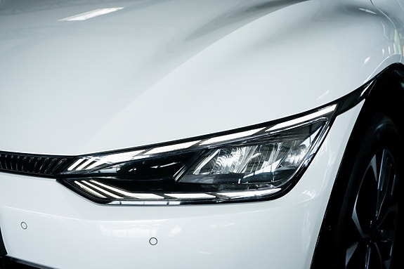 Kia EV6 4 of 23