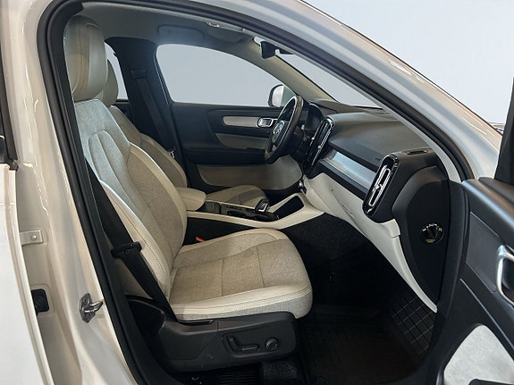 Volvo XC40 10 of 19