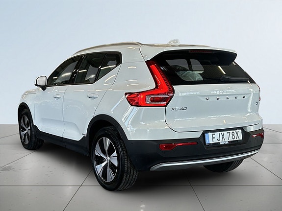 Volvo XC40 5 of 19