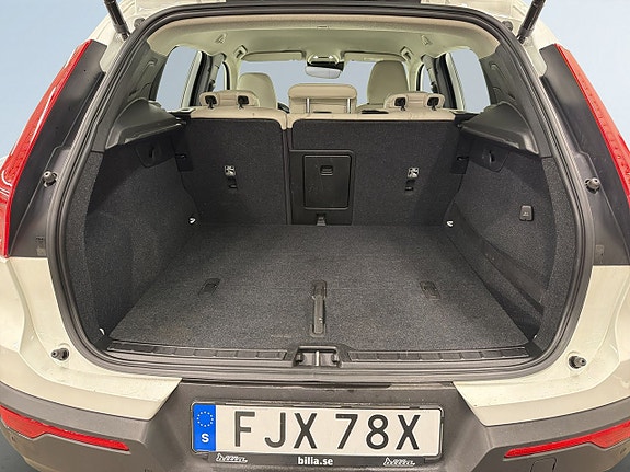 Volvo XC40 12 of 19