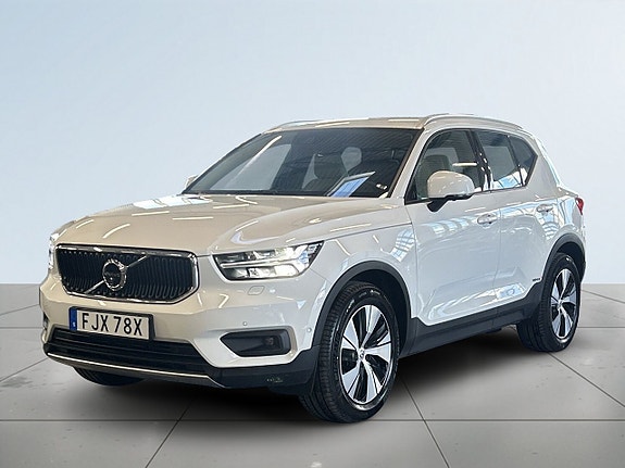 Volvo XC40 16 of 19