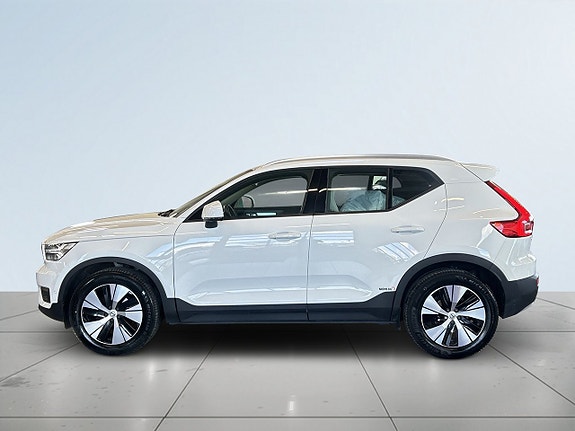 Volvo XC40 4 of 19